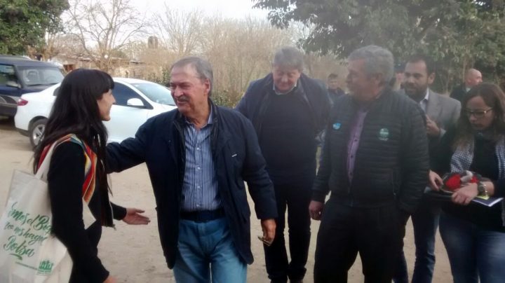 El Gobernador se llevó un petitorio respecto a la Ley de Bosques