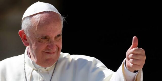 El Papa Francisco camino a Colombia