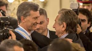 Mauricio Macri vuelve para el entierro de su padre