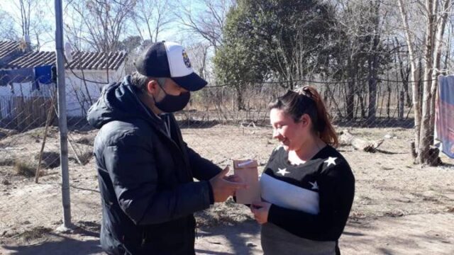 Segunda entrega de semillas en Villa Quillinzo-La Ola Digital