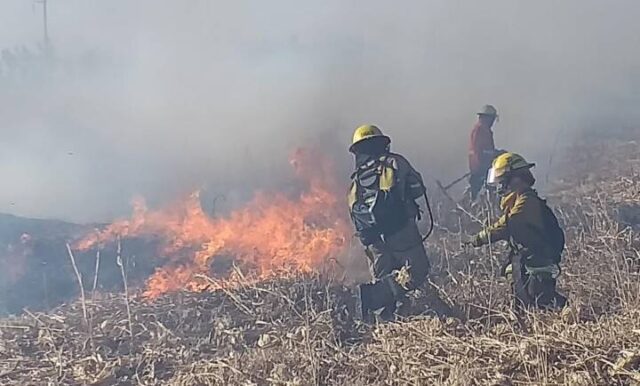 Ayer se desataron dos incendios en simultáneo en cercanías a Almafuerte-La Ola Digital