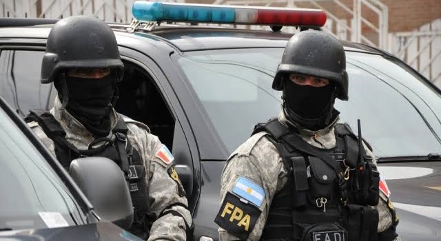 Dos sujetos fueron aprehendidos cuando quisieron ingresar a Río Tercero con 140 dosis de cocaína-La Ola Digital