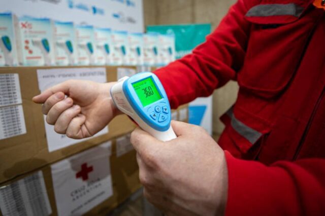 Salud y el COE recibieron 500 termómetros digitales