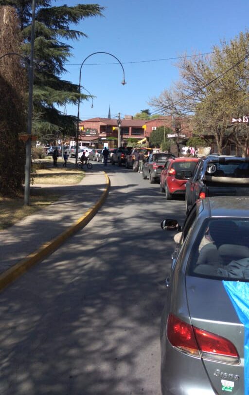 Caravana multitudinaria por el pedido de apertura turística en Calamuchita-La Ola Digital