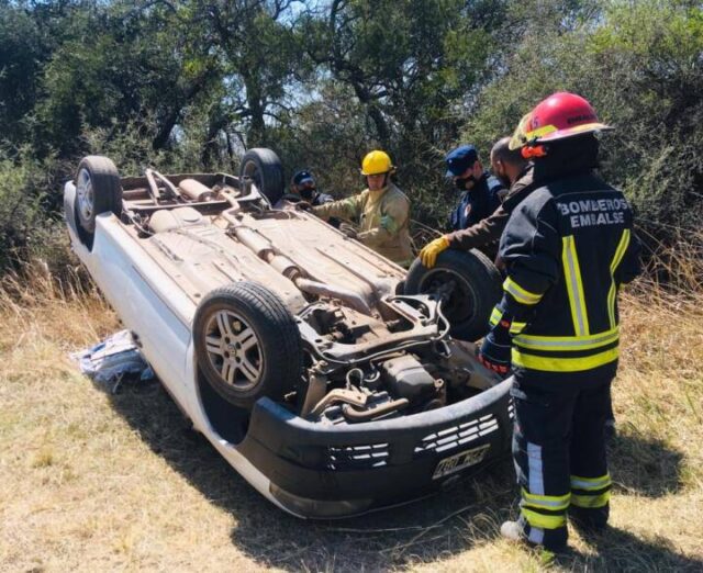 Volcó una camioneta sobre ruta 5-La Ola Digital
