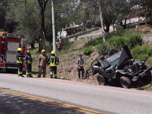 Un Jeep volcó en Embalse-La Ola Digital