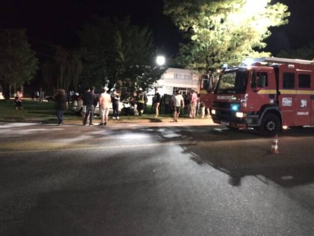 Choque entre dos autos en Embalse; uno terminó dado vuelta-La Ola Digital