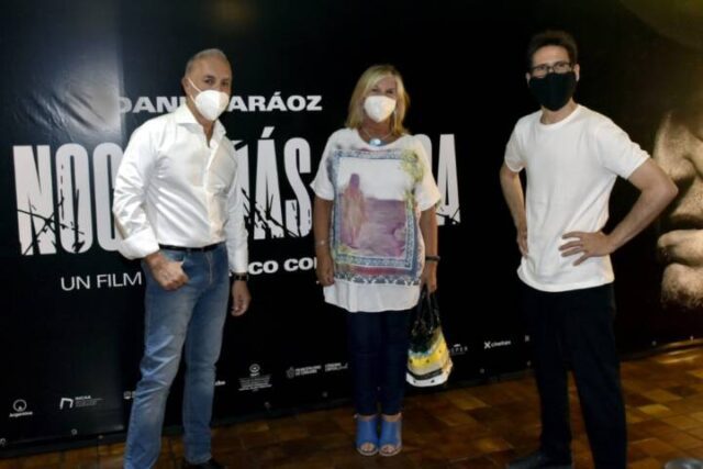 El estreno comercial de la película es este jueves 21 de enero. Realizada con apoyo del Polo Audiovisual del Gobierno de Córdoba, el film de Moroco Colman viene de recibir premios en Alemania. Días después de que el Gobierno de Córdoba habilitara las salas cinematográficas, llega el momento del primer estreno de un film cordobés: se trata de “La noche más larga”, película dirigida por Moroco Colman que sigue los crímenes del violador serial Marcelo Sajen. El film recibió el apoyo del Polo Audiovisual del Gobierno de Córdoba y desde hoy jueves 21 de enero se podrá ver en cines comerciales de la provincia. Protagonizada por Daniel Aráoz, la película producida por Más Allá Productora sólo pudo estrenarse el año pasado en Alemania, donde participó de la competencia oficial del festival de Oldenburg. Allí, el actor se llevó el premio por su rol protagónico. El caso de Sajen tuvo en vilo a Córdoba en 2004. Aráoz explicó que ponerse en la piel del personaje “fue un trabajo complicado, un ejercicio fuerte. Es un personaje muy oscuro, un criminal con ciertas características monstruosas”. El actor, que vive desde hace años en Buenos Aires, celebró que por primera vez en 40 años de carrera pudo protagonizar una película cordobesa. “La noche más larga”, segundo film de Moroco Colman (“Fin de semana”), con producción ejecutiva de Sofía Castells, incluye en su ficha técnica más de 65 talentos, desde la producción y la dirección, hasta la actuación y las distintas áreas técnicas. Más del 90 por ciento son de Córdoba, un ejemplo claro de cómo la provincia se ha convertido en un polo para la actividad que ya no depende del centralismo de Buenos Aires. En los últimos años, desde la sanción de la Ley de Fomento y Promoción de la Industria Audiovisual Nº 10.381, se desarrollaron casas productoras, estudios de audio o de posproducción, capaces de lograr una película de principio a fin, algo impensado poco tiempo atrás. Además de recibir el apoyo del Polo que depende de la Agencia Córdoba Cultura, “La noche más larga” también obtuvo el aporte del Instituto Nacional de Cine y Artes Audiovisuales (Incaa).