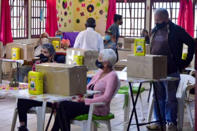 Comenzó la entrega de módulos alimentarios a personas mayores