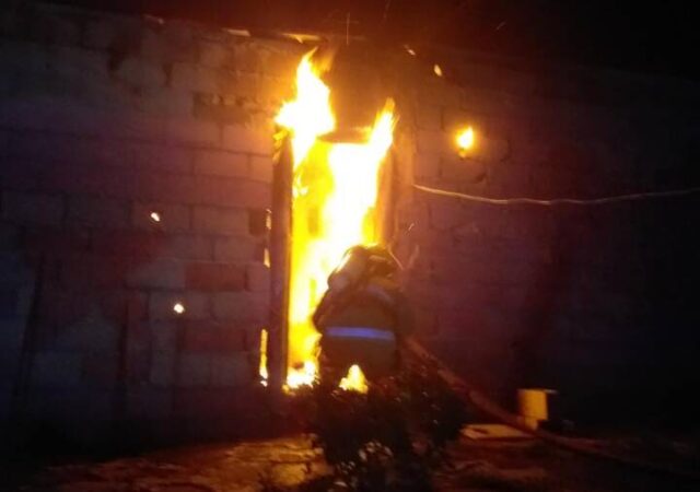 Una mujer perdió su vivienda en un incendio en Embalse-La Ola Digital