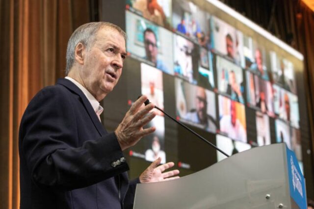 schiaretti presentó el plan estratégico de obras de saneamiento cloacal