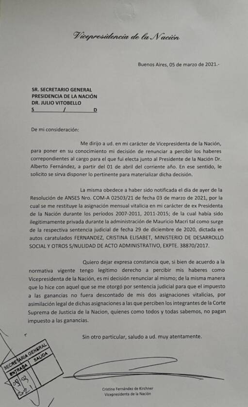Cristina Fernández renunció a su sueldo