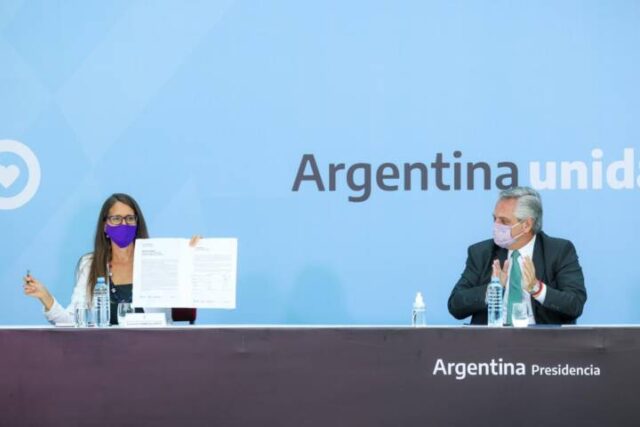 El presidente convocó al compromiso de poner fin “a la desigualdad en razón del género y a ser la sociedad justa que nos merecemos”