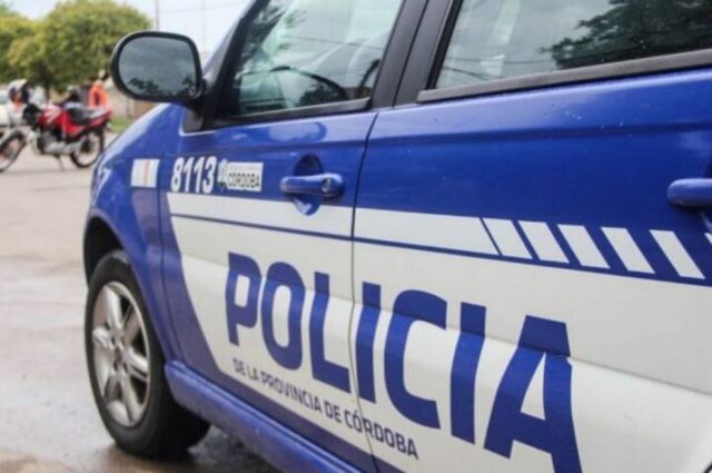 Robaba los carteles de tránsito para venderlos-La Ola Digital