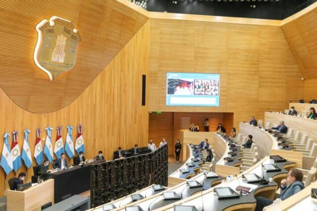 Schiaretti solicitó a la Legislatura que la Provincia adhiera a la Ley nacional de «Uso medicinal del cannabis»
