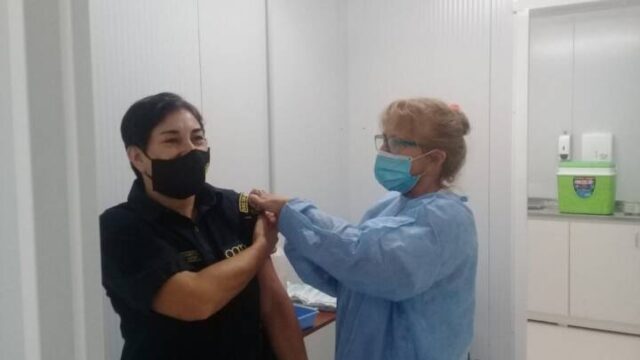 Ya se aplican las primeras 160 dosis para personal policial de Calamuchita-La Ola Digital