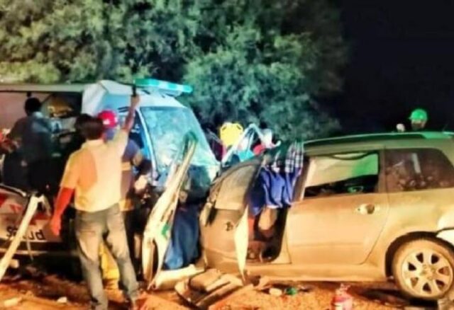 Nueve personas fallecieron en un violento choque
