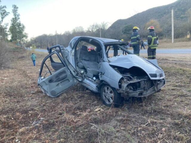 Un vehículo perdió control y sufrió un accidente sobre Ruta 5