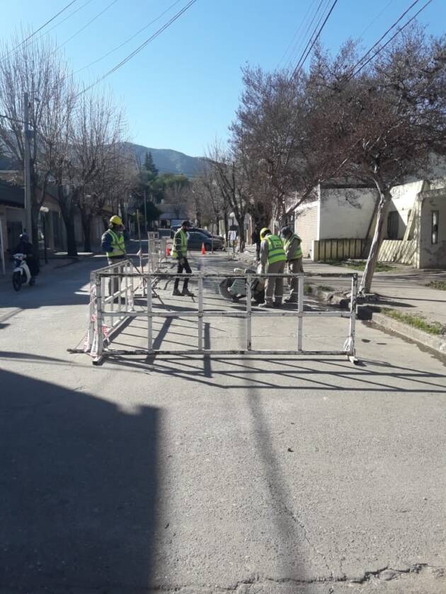 Santa Rosa de Calamuchita trabaja en reparación de la calle Entre Ríos-La Ola Digital