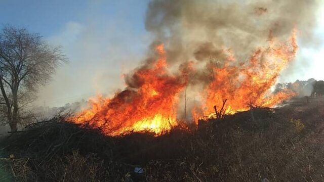 Bomberos debieron asistir un principio de incendio en el depósito de ramas de Villa Yacanto-La Ola Digital