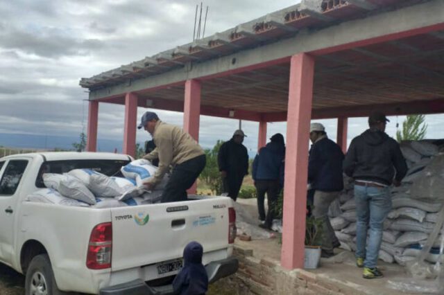 Asistirá a damnificados por los incendios