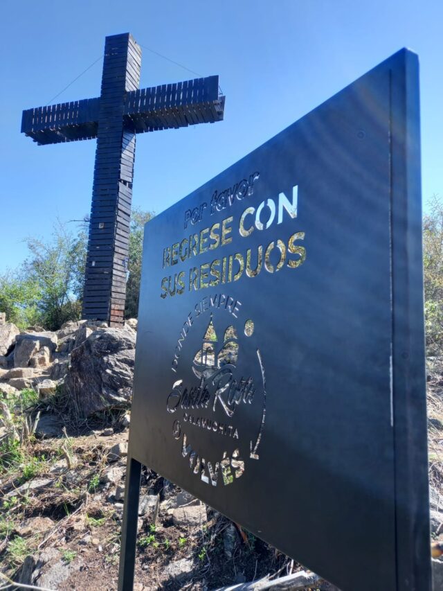 Nueva cartelería en el Cerro Vía Crucis-La Ola Digital