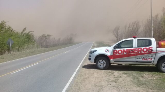Debieron cortar la Ruta Provincial 23 por una "tormenta de tierra"-La Ola Digital