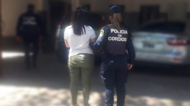 Detuvieron a una mujer y secuestraron un auto que tenía pedido de captura por robo-La Ola Digital