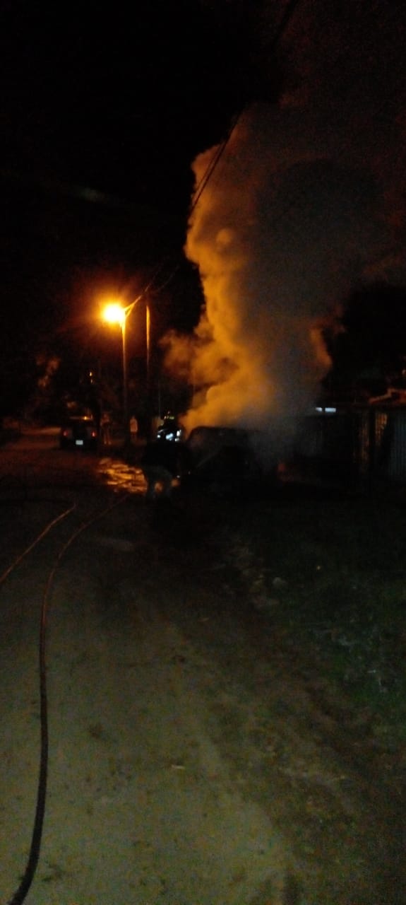 Un auto se incendió completamente en Santa Rosa de Calamuchita-La Ola Digital