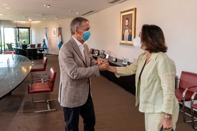 Schiaretti recibió a la embajadora de Francia
