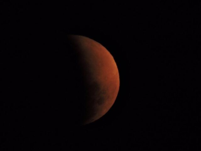 Eclipse lunar