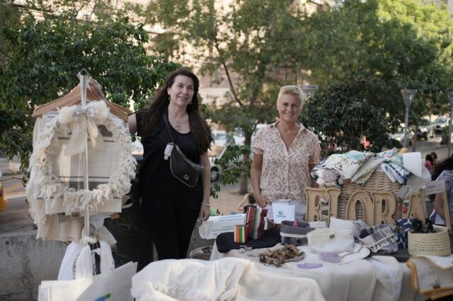 Emprendedores llegan al Festival de Folklore de Cosquín con productos únicos