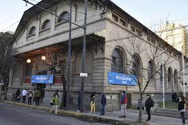 Un colectivo atropelló a una mujer