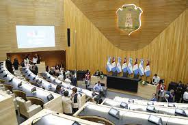 Con marcado tono opositor, Juan Schiaretti abrió las sesiones legislativas