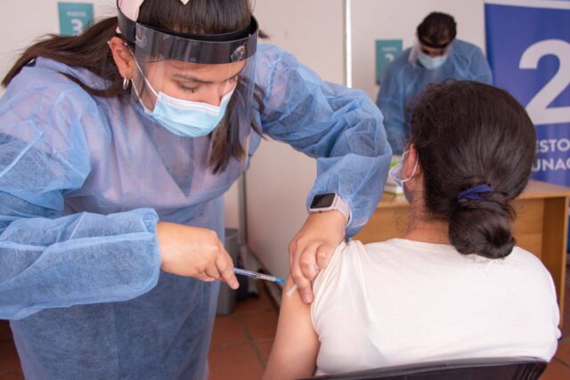 Más farmacias se suman a la campaña de vacunación Covid-19