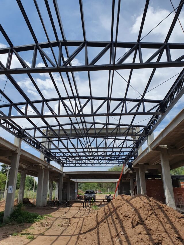 Importantes avances en la construcción de la nueva Escuela Secundaria de Villa Strada-La Ola Digital