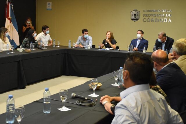 Continúa desarrollándose la conectividad en Córdoba: adjudicaron 68 nodos nuevos-La Ola Digital