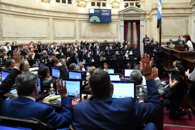 Proyecto para pagar deuda con dinero fugado