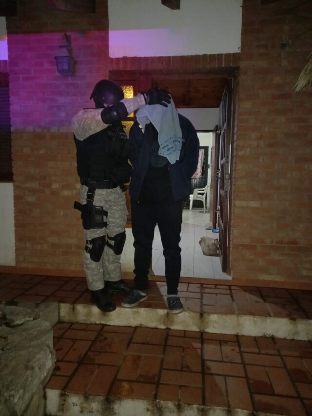 Detuvieron a un narcomenudista con más de 200 dosis de marihuana en Embalse-La Ola Digital