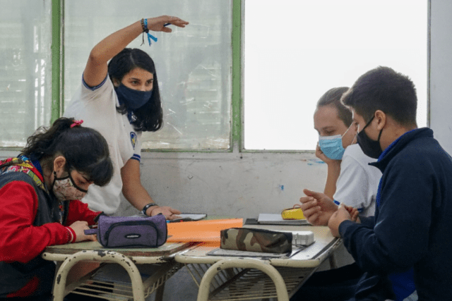 Tu Escuela en Casa renueva secuencias e inaugura el espacio “Conversaciones entre colegas”