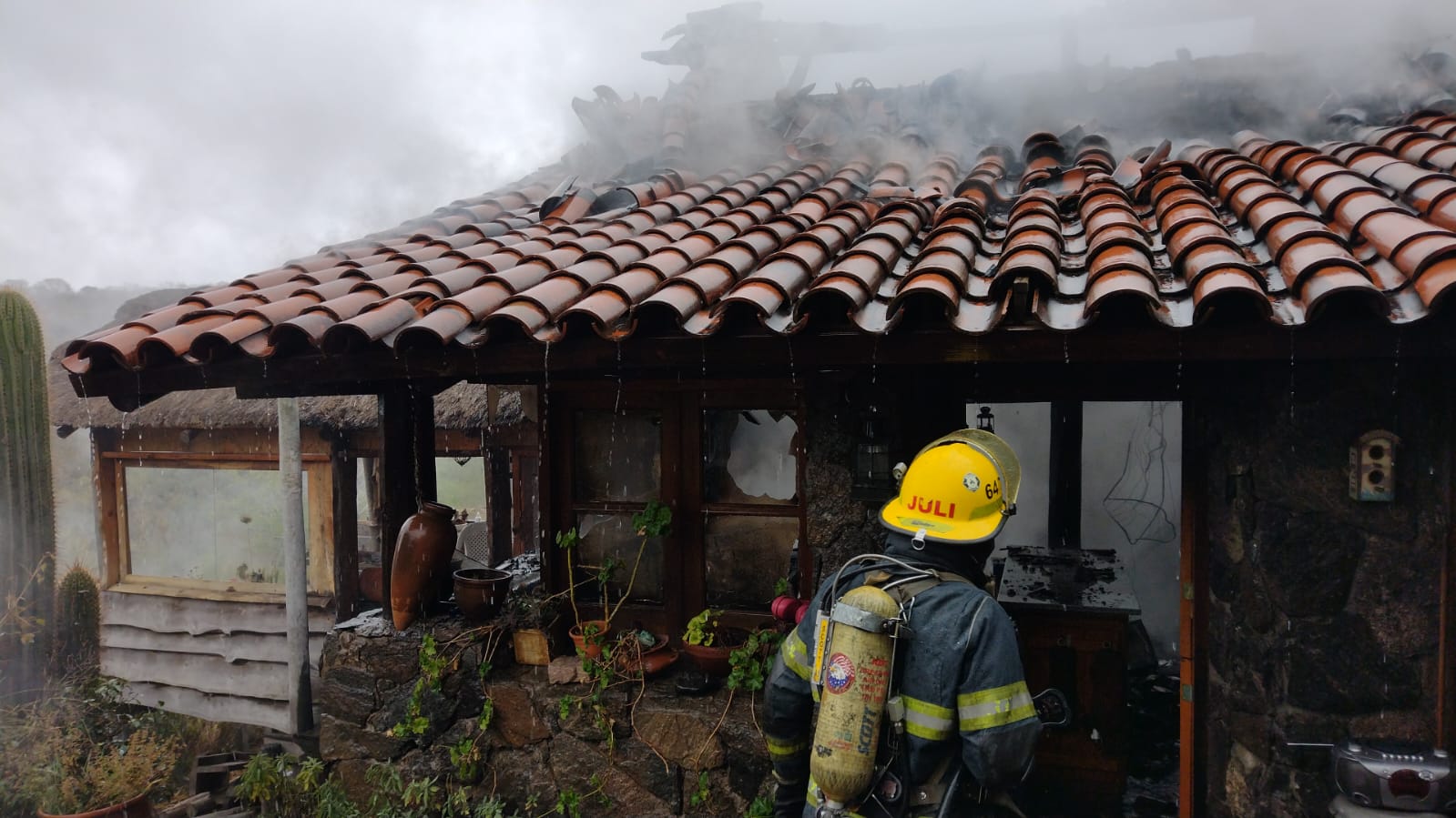 Incendio en una vivienda en el Parador de la Montaña