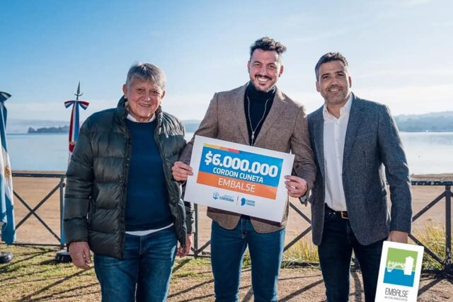 6 millones de pesos para Embalse entregó el Ministro de Gobierno de Córdoba-La Ola Digital