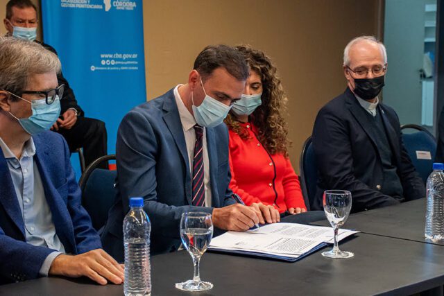 Universidades capacitan en DD.HH. a internos carcelarios