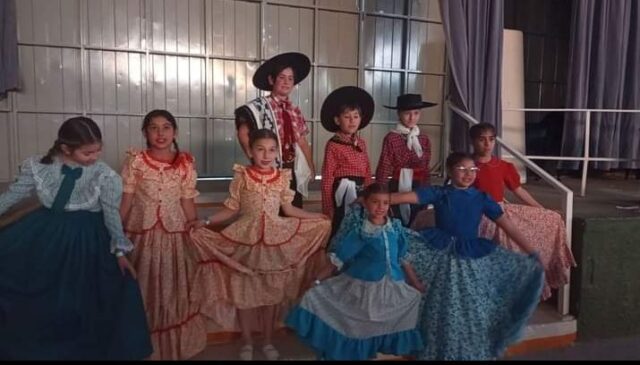 Villa del Dique participó en dos encuentros de danzas