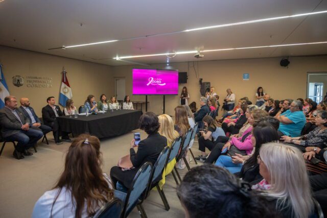 Córdoba Rosa: concientización y detección precoz del cáncer de mama