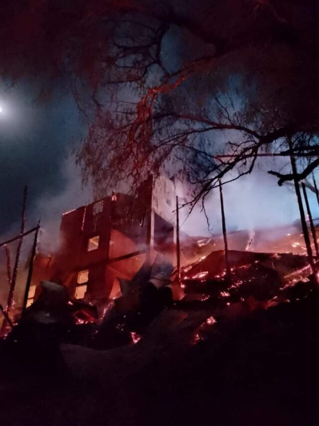 Incendio en el dique Los Molinos