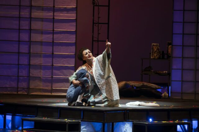 La lírica colmó de espectadores los Teatros Real y Libertador