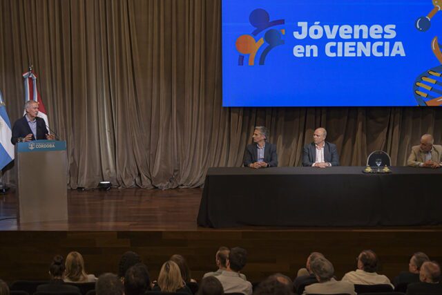 El programa “Jóvenes en Ciencia” fue presentado por el Gobernador de Córdoba-La Ola Digital