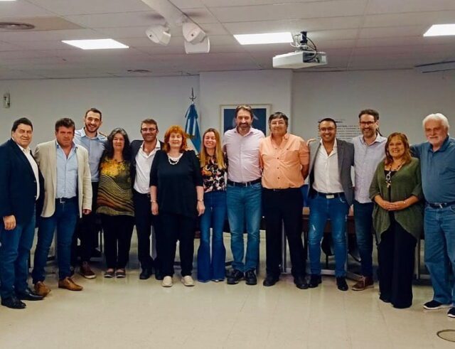 Ayer presentaron la Universidad Nacional de las Sierras de Córdoba en el Congreso-La Ola Digital