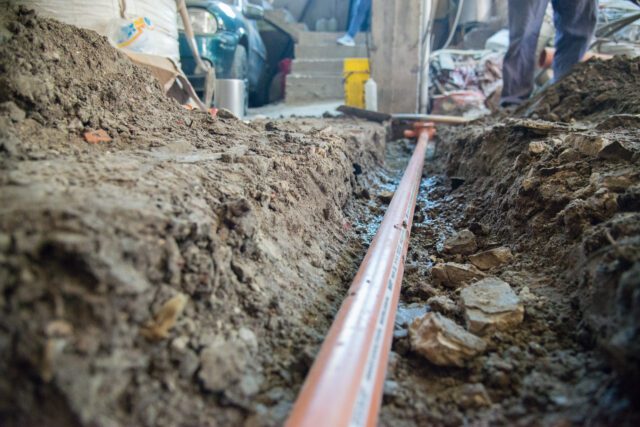 Villa General Belgrano avanza en obras de saneamiento cloacal en el Barrio Municipal-La Ola Digital